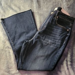 Curvy Frayed High Rise Kick Crop Jeans